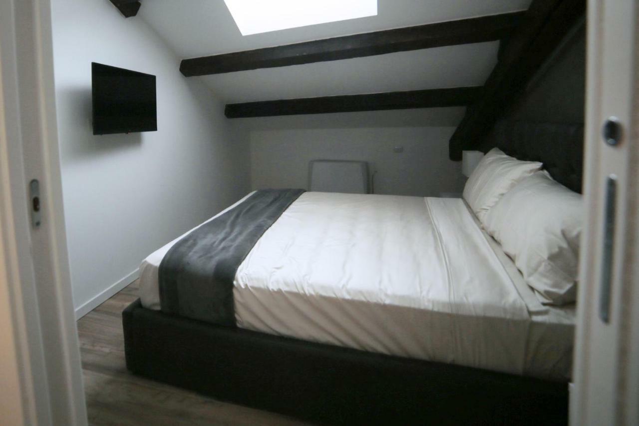 Moscova Attic Near Duomo Apartman Milánó Kültér fotó
