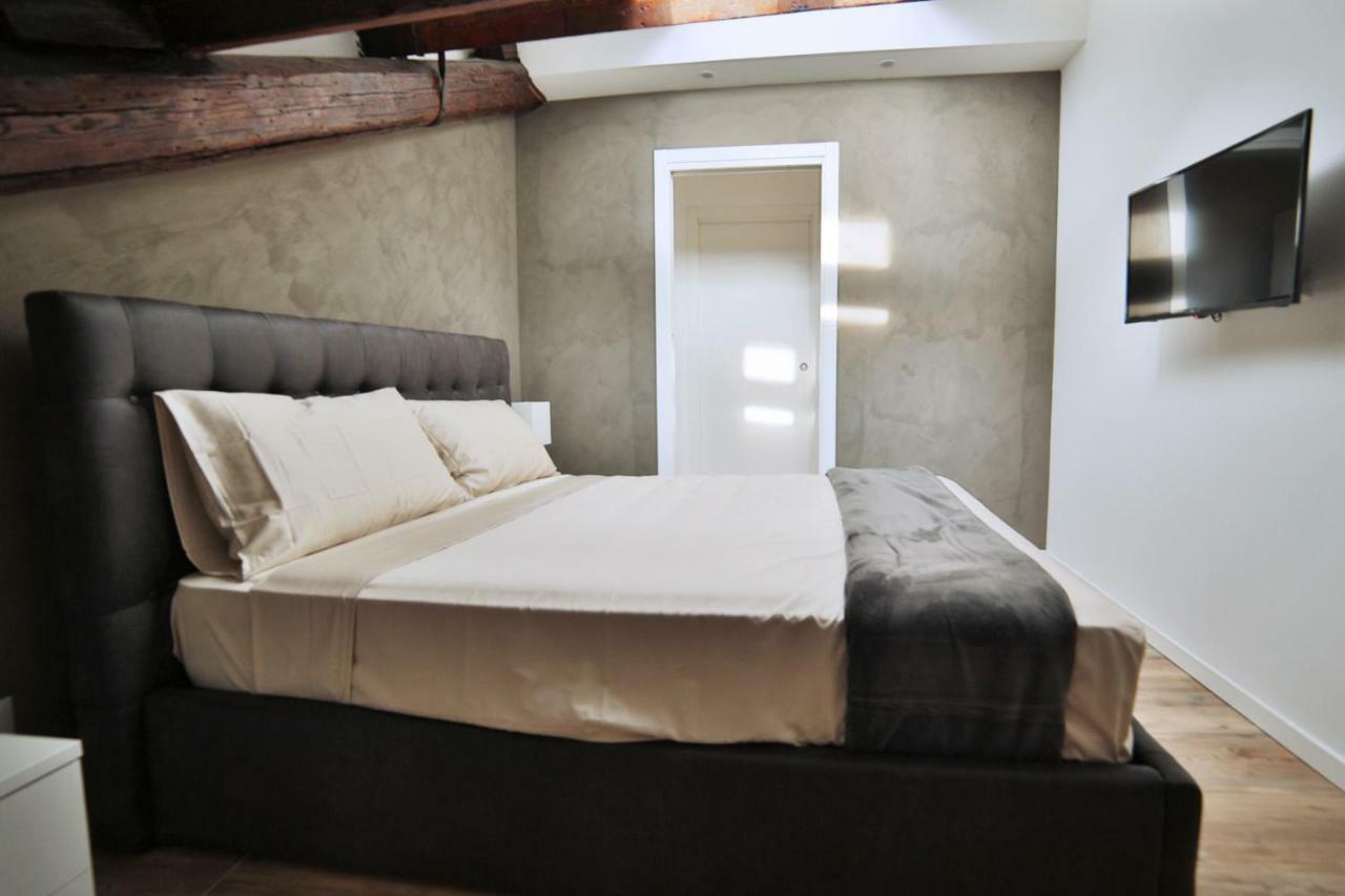 Moscova Attic Near Duomo Apartman Milánó Kültér fotó
